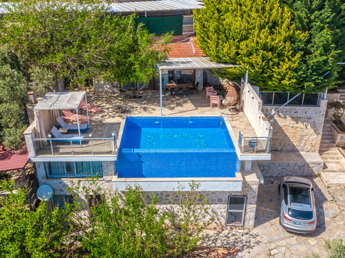  gece  -  Kasım
  | Kalkan Üzümlü'de Çocuk Havuzlu, Deniz Manzaralı 6 Kişilik Villa